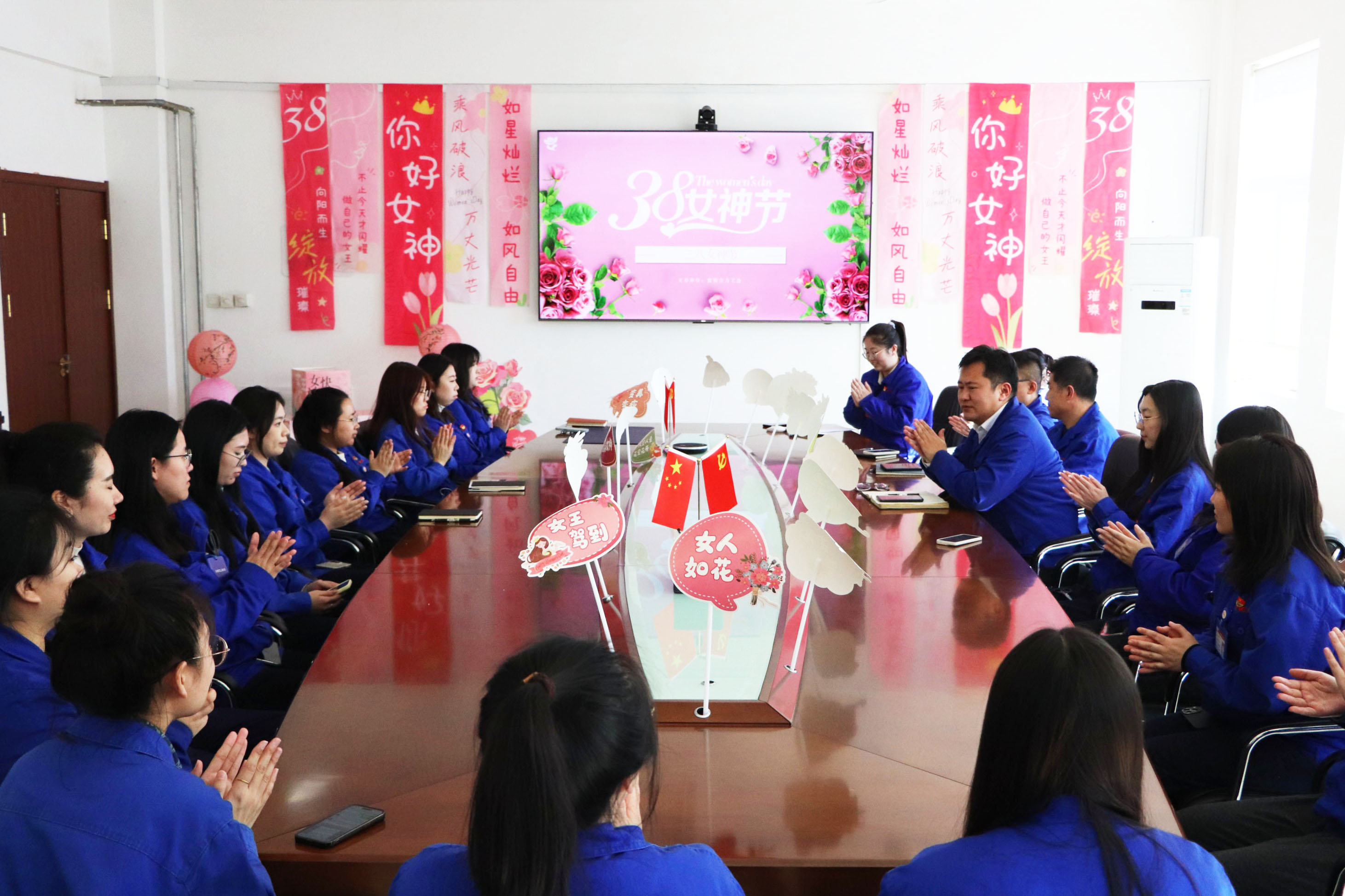 座谈会现场 拷贝.jpg 座谈会现场 拷贝.jpg
