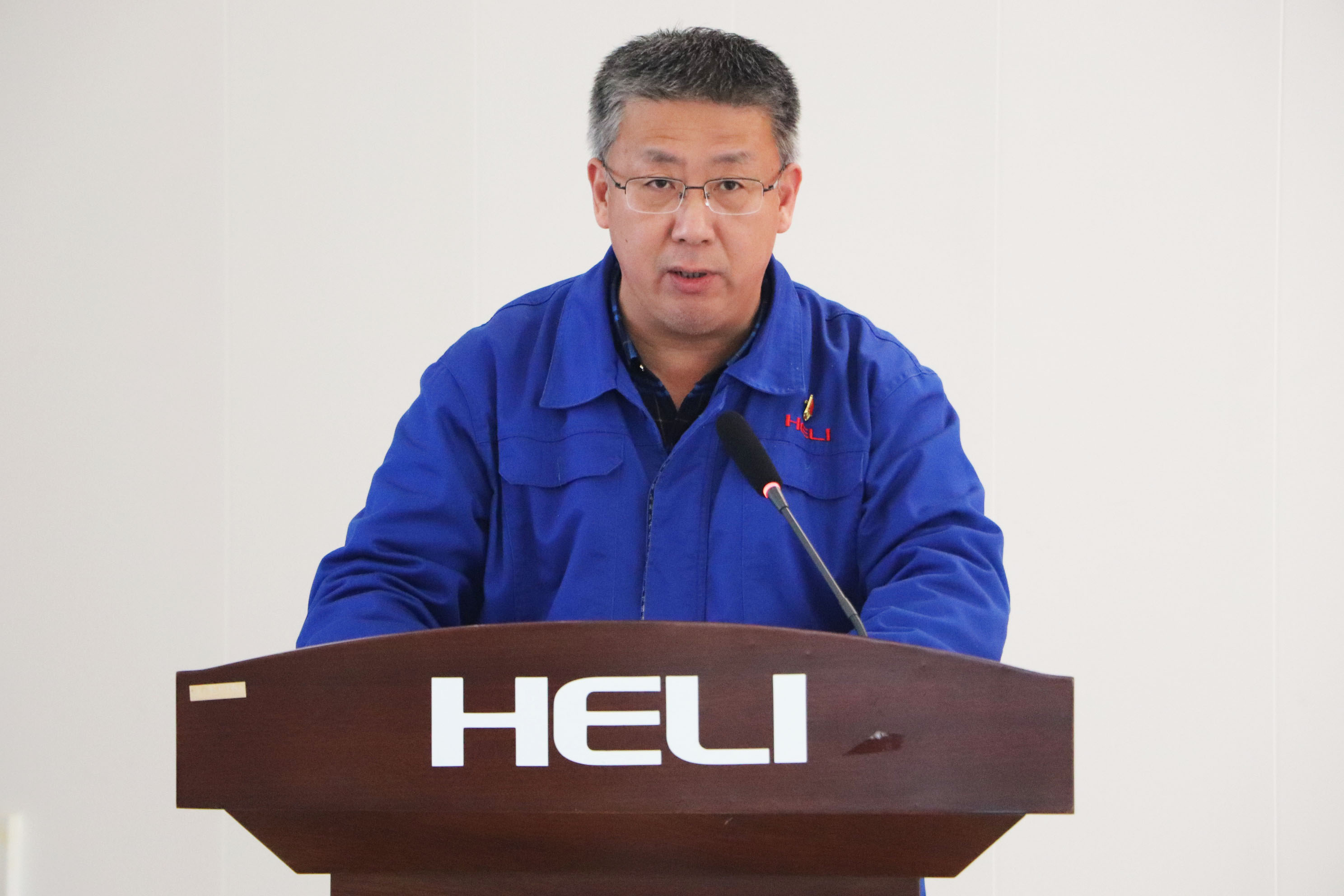 盘锦CMD368党委书记、董事长、总经理孙鸿钧作带头讲话02.JPG 盘锦CMD368党委书记、董事长、总经理孙鸿钧作带头讲话02.JPG