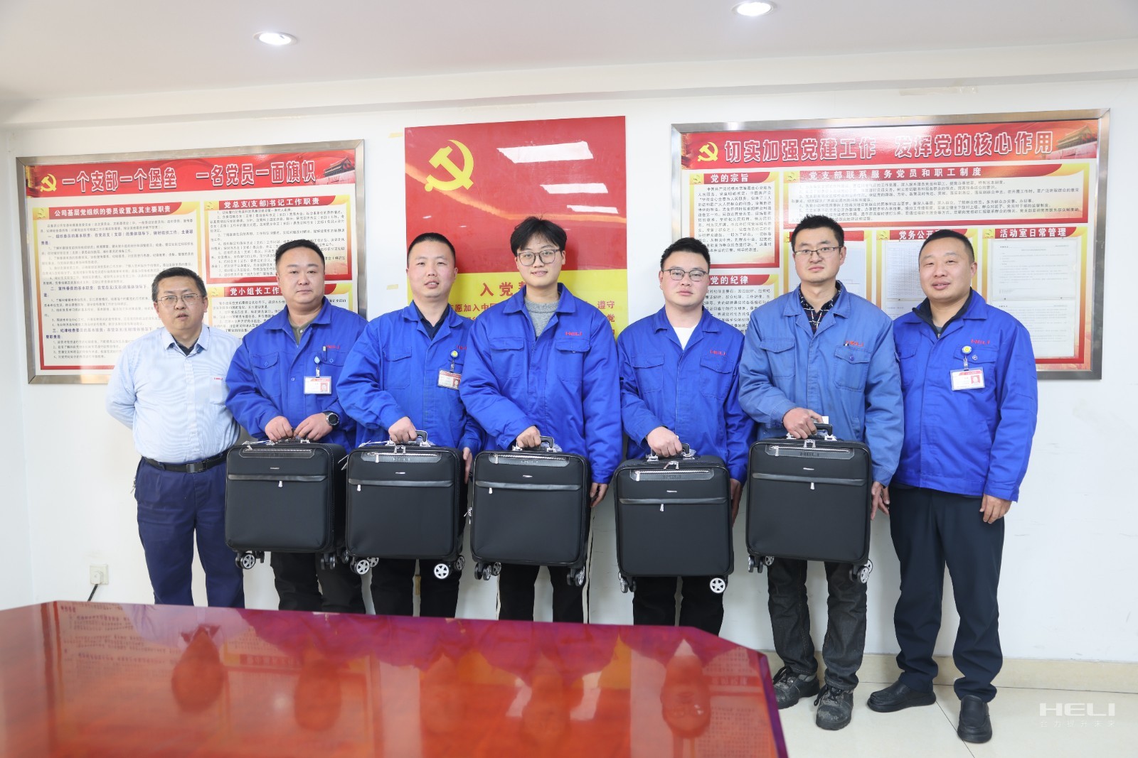 颁奖现场.jpg 颁奖现场.jpg